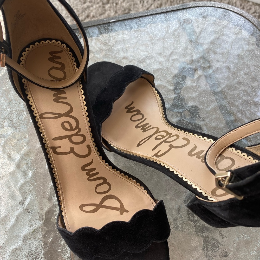 Sam Edelman Woman’s Odila Heel Sandal, Black Suede, 9US. Very cute & comfortable - Picture 9 of 9